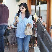 Selma Blair carries a cool drink as she leaves Urth Caffe | Picture 112809